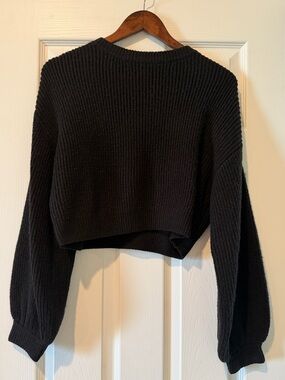 H&M Black Cropped Ribbed Knit Sweater